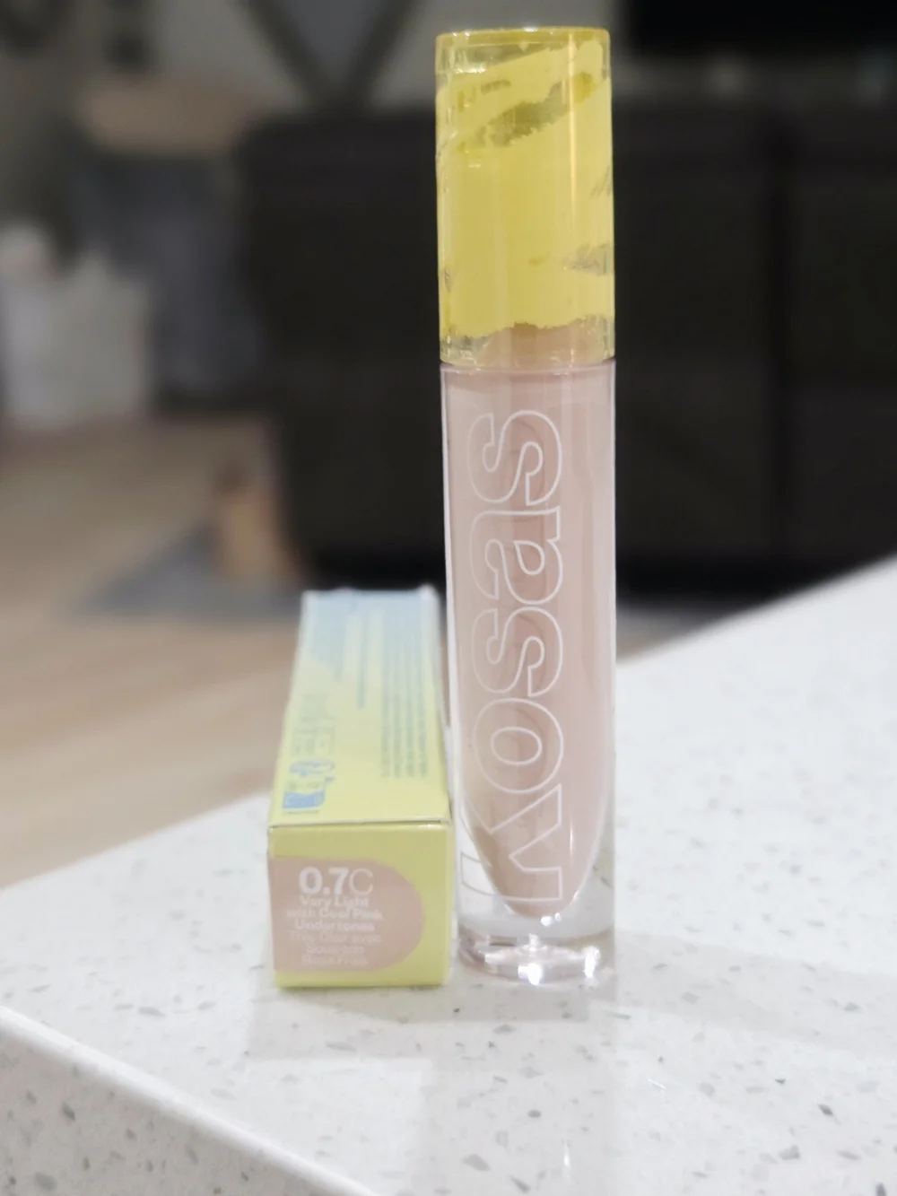 Kosas Revealer Brightening Concealer - Nude (Light Beige)   G